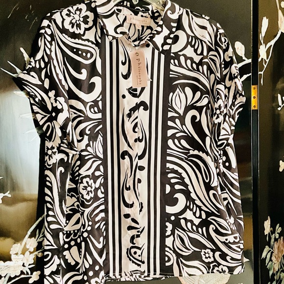Philosophy Tops - 🐼Philosophy border scroll black and white top
